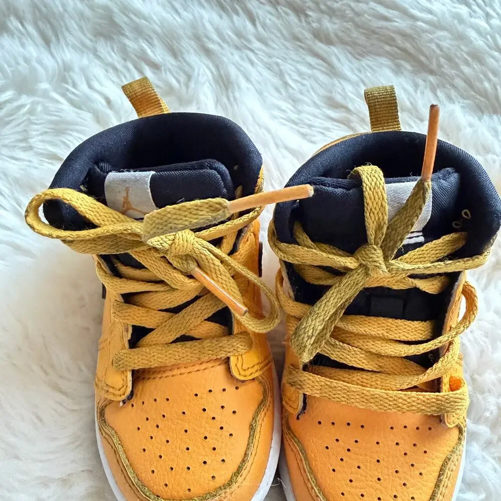Nike Jordan 1 Mid yellow and black sneaker shoes size 5C